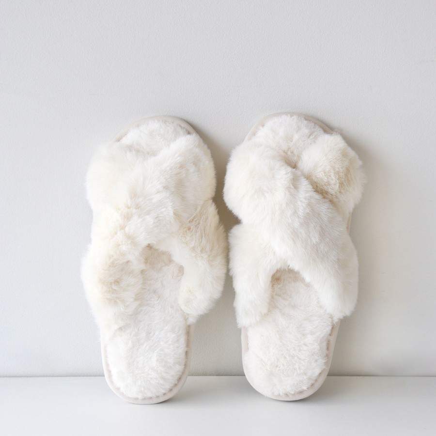 Home Les Précieuses | Fluffy Slippers