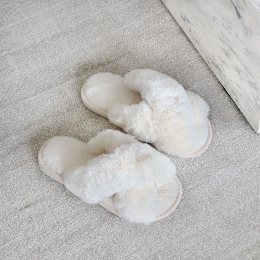 Home Les Précieuses | Fluffy Slippers